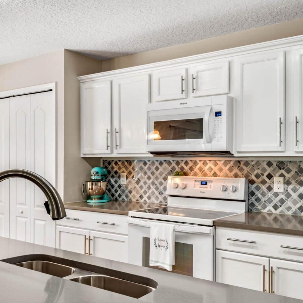 15124-black-lion-way-winter-garden-fl-34787-19-scaled-1000x1000-1 15124-black-lion-way-winter-garden-fl-34787-19-scaled-1000x1000-1