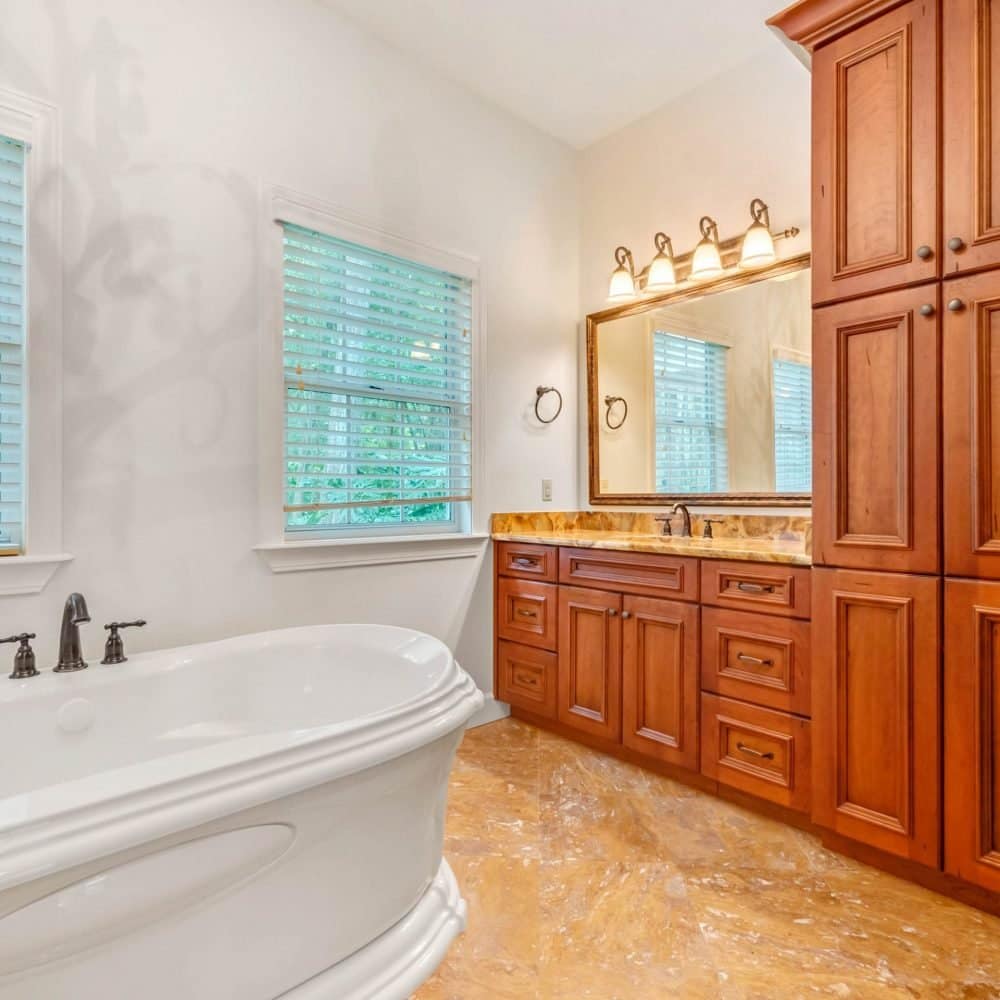 2022-down-woods-lane-windermere-fl-34786-21-scaled-1000x1000-1