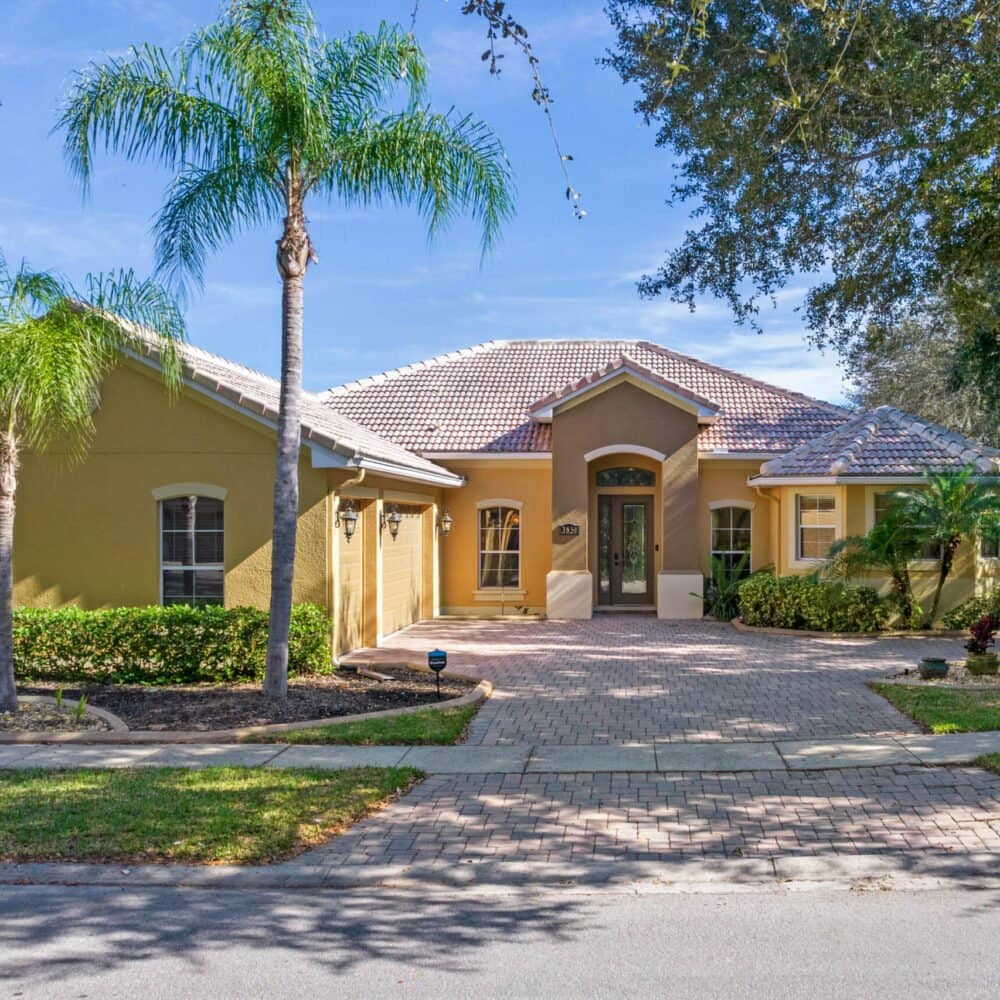 3850-eagle-isle-circle-kissimmee-fl-34746-02-scaled-1000x1000