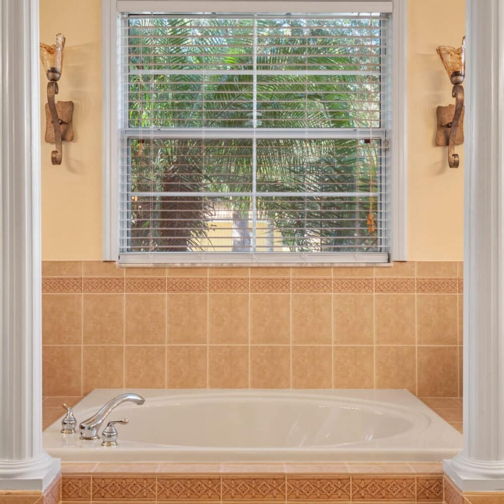 3850-eagle-isle-circle-kissimmee-fl-34746-09-scaled-1000x1000