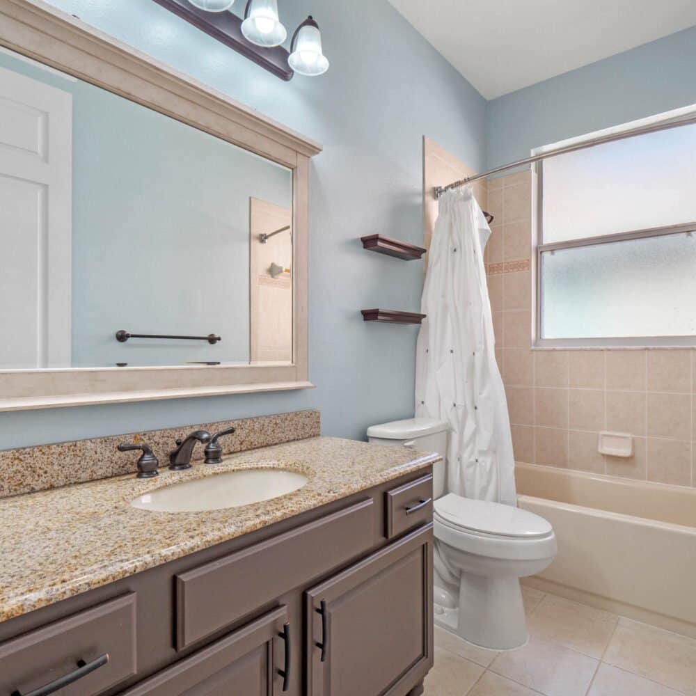 3850-eagle-isle-circle-kissimmee-fl-34746-13-scaled-1000x1000