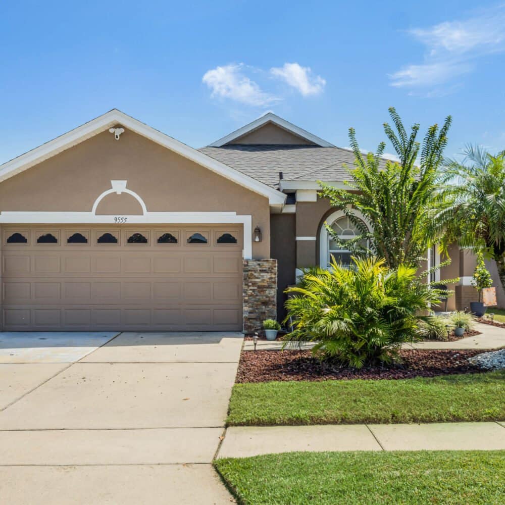 9555-pecky-cypress-way-orlando-fl-32836-01-scaled-1000x1000