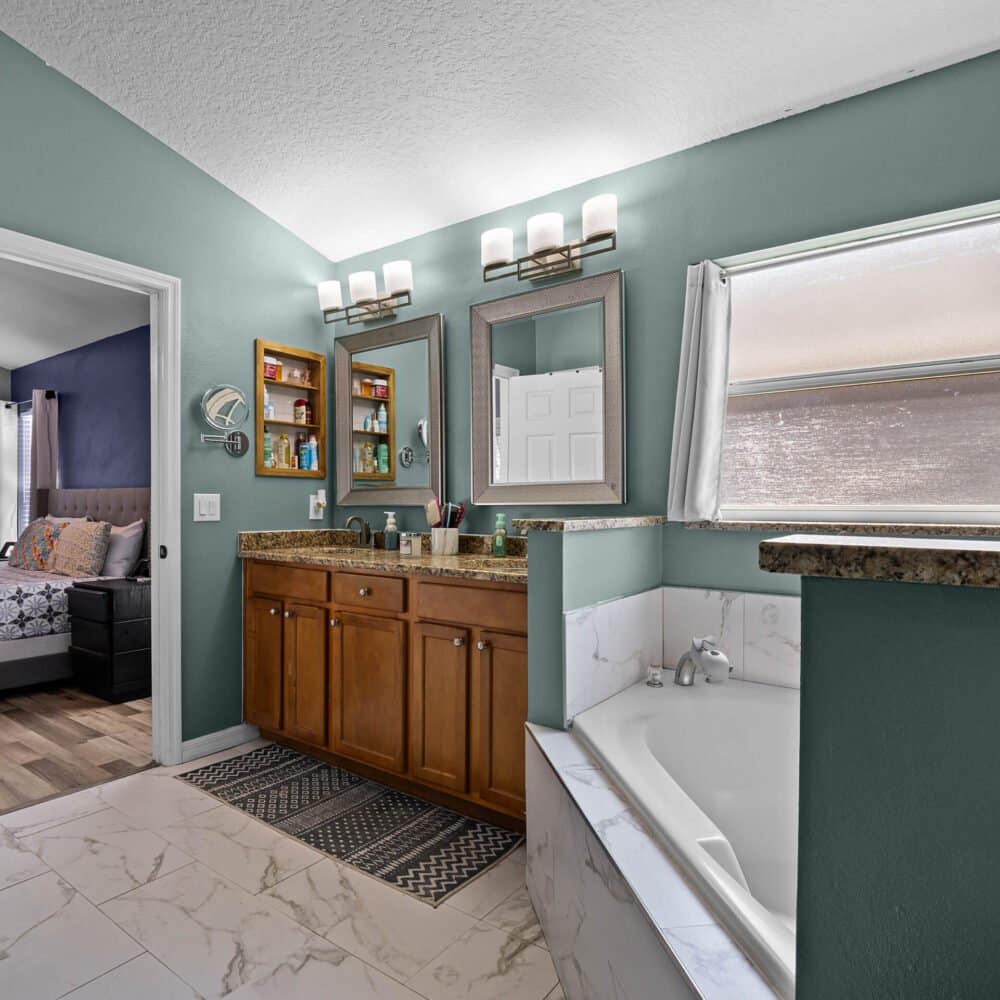 9555-pecky-cypress-way-orlando-fl-32836-23-scaled-1000x1000