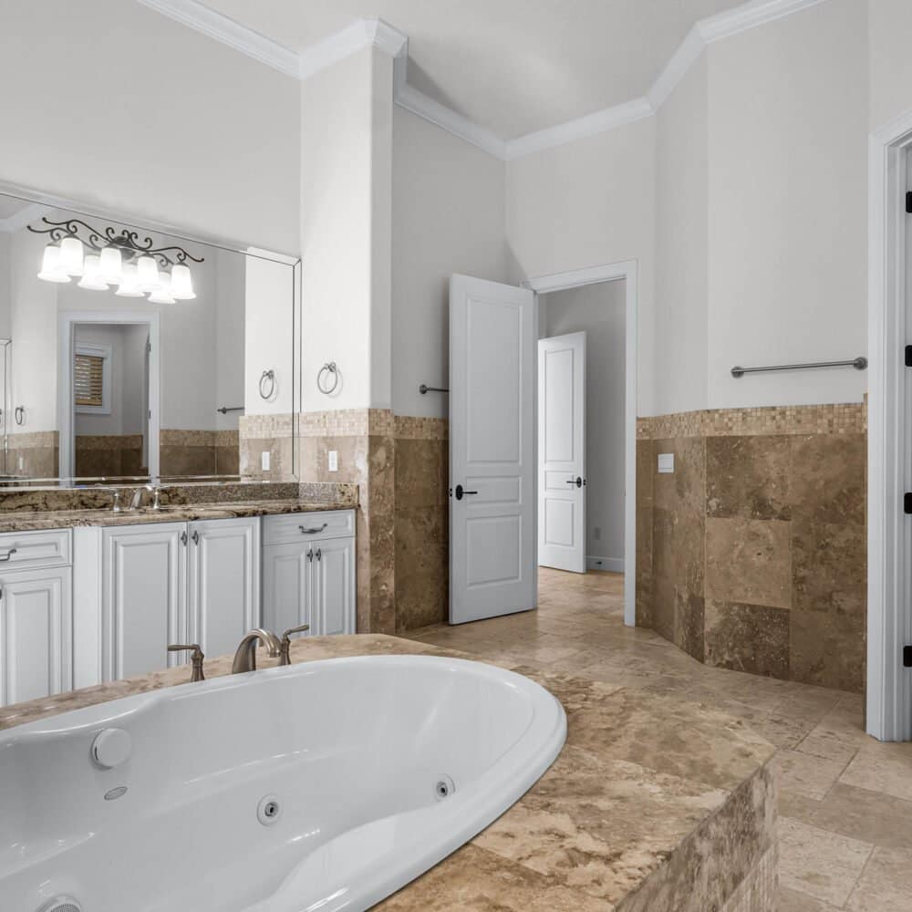 6452-lake-burden-view-drive-windermere-fl-34786-38-scaled-1000x1000