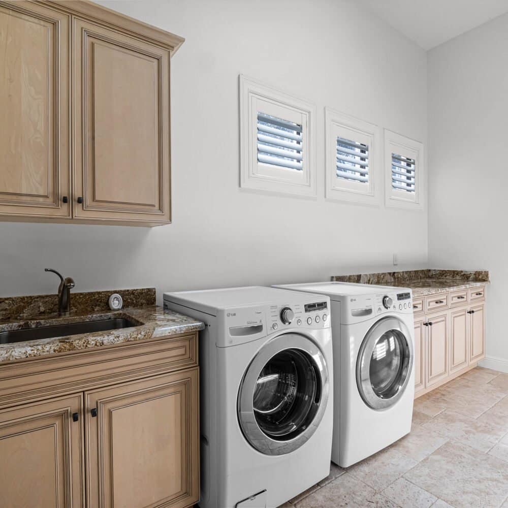 6452-lake-burden-view-drive-windermere-fl-34786-46-scaled-1000x1000