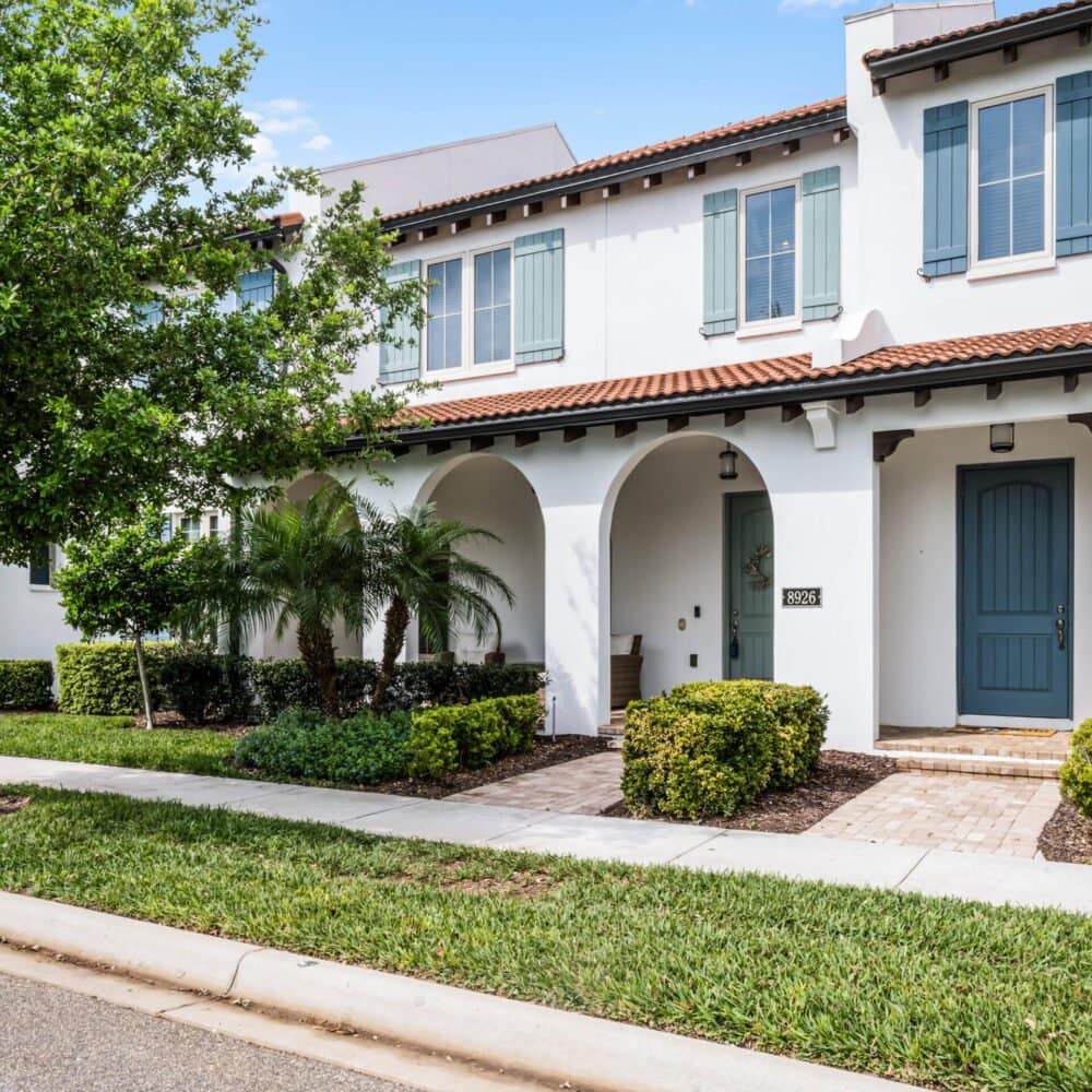 8926-bismarck-palm-drive-winter-garden-fl-34787-02-scaled-1000x1000