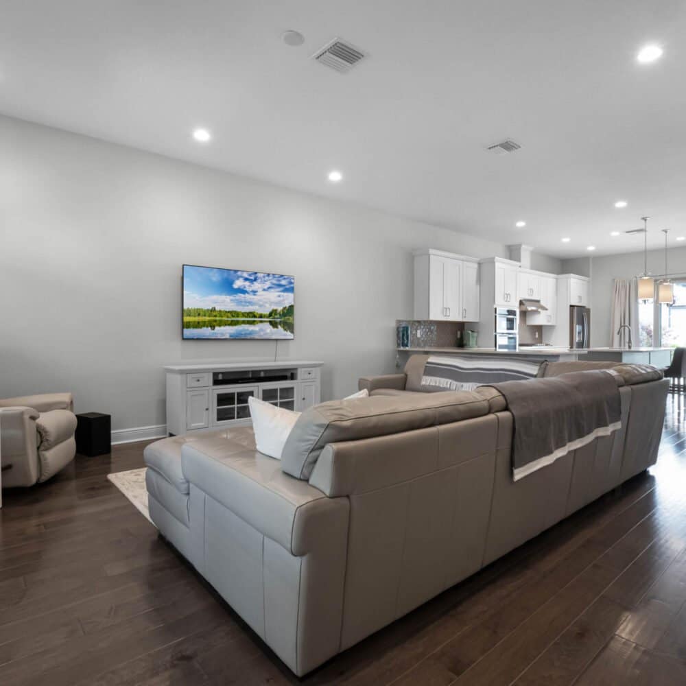 8926-bismarck-palm-drive-winter-garden-fl-34787-05-scaled-1000x1000