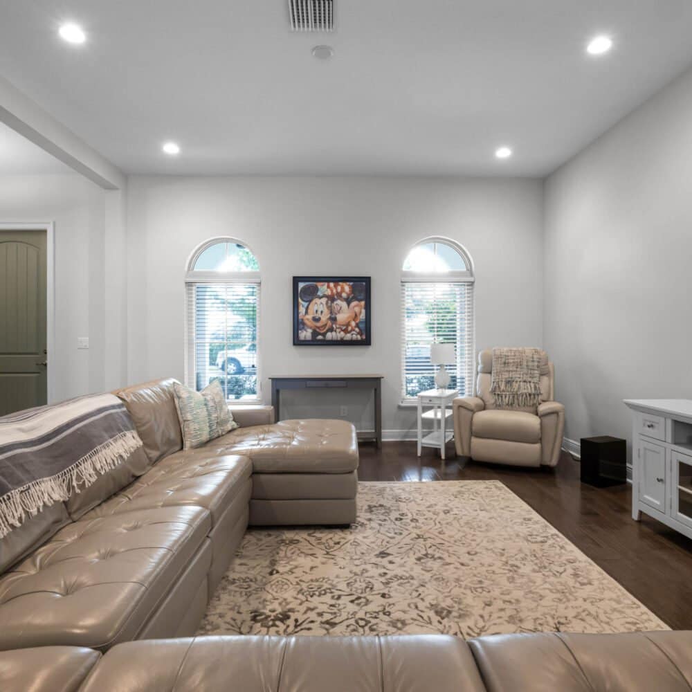 8926-bismarck-palm-drive-winter-garden-fl-34787-06-scaled-1000x1000