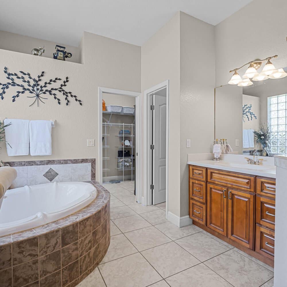 12447-lake-valley-drive-clermont-fl-34711-33-scaled-1000x1000