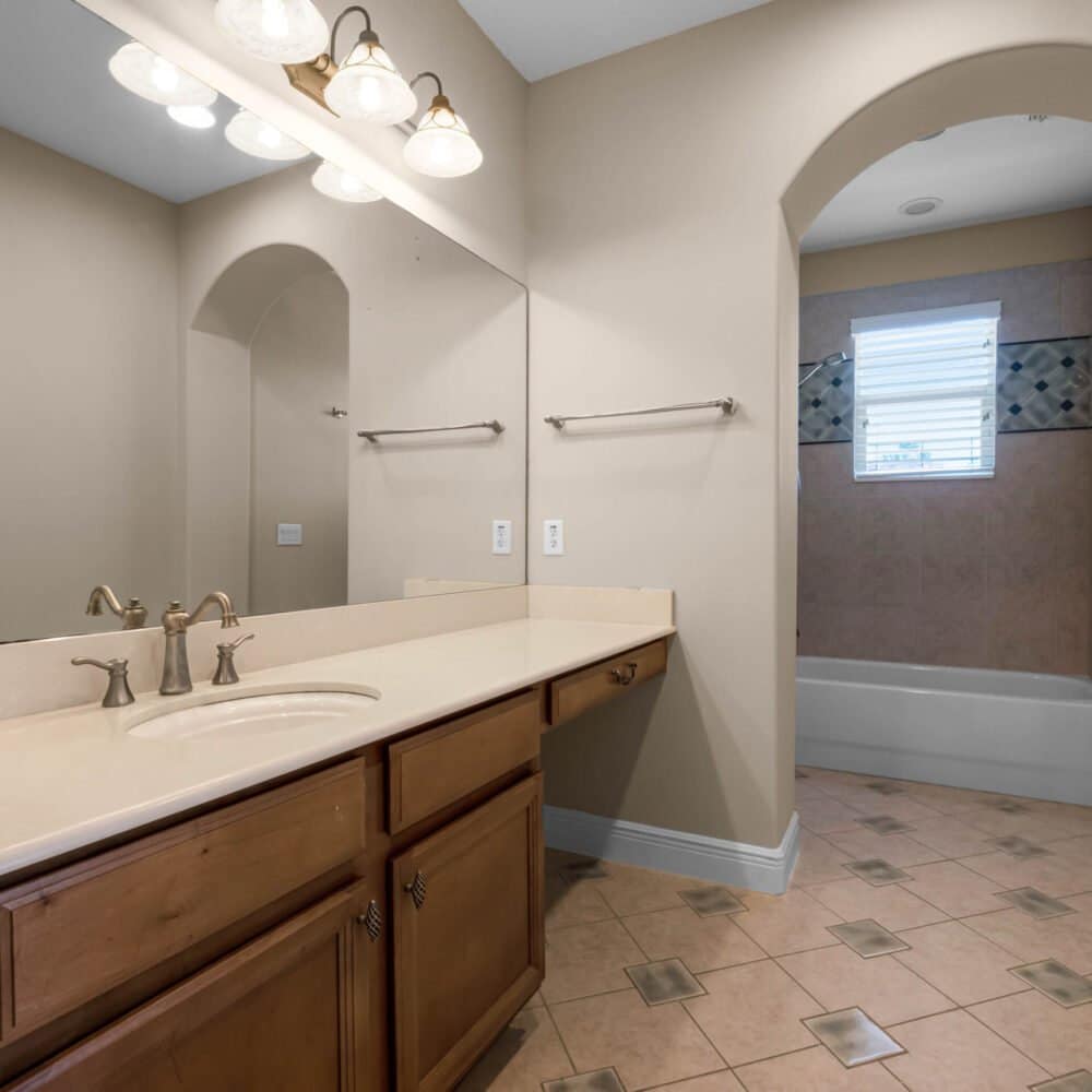 1720-lake-roberts-landing-drive-winter-garden-fl-34787-34-scaled-1000x1000