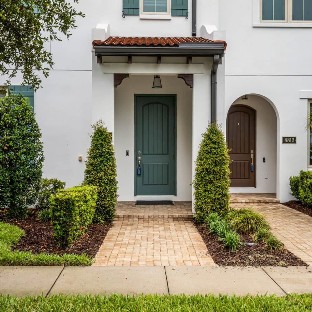 8818-bismarck-palm-drive-winter-garden-fl-34787-03-scaled-1000x1000