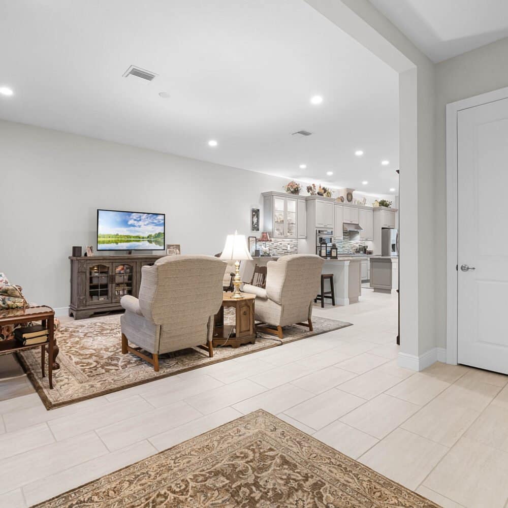 8818-bismarck-palm-drive-winter-garden-fl-34787-05-scaled-1000x1000