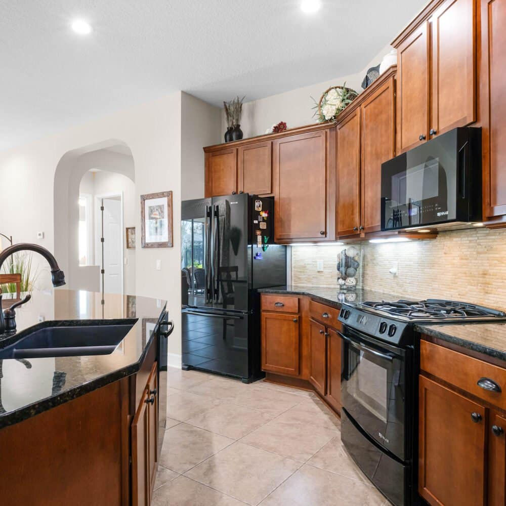 174-balmy-coast-road-groveland-fl-34736-17-scaled-1000x1000