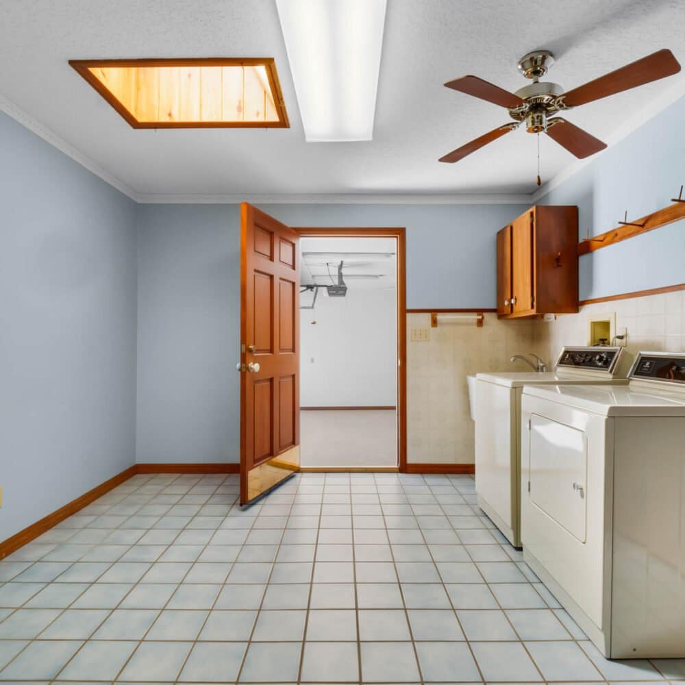 9272-gotha-road-windermere-fl-34786-42-scaled-1000x1000