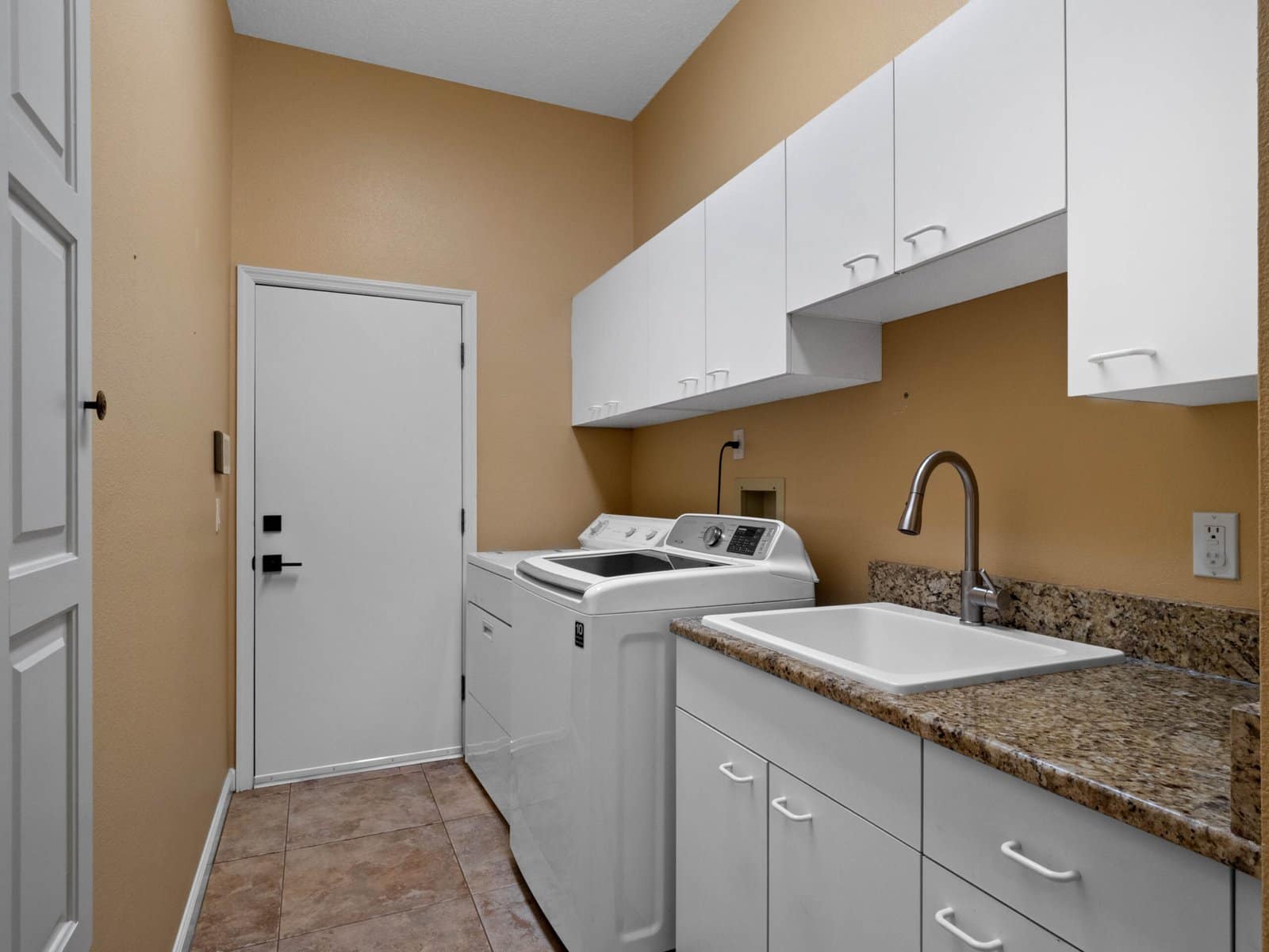 11359-willow-gardens-drive-windermere-fl-34786-12-scaled