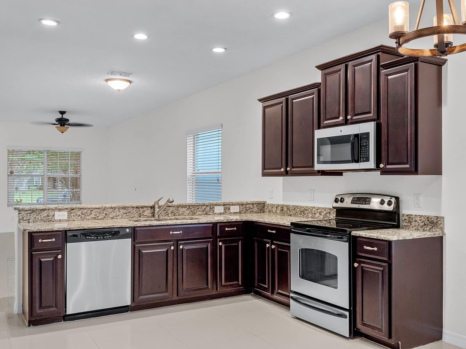 large-01974087-5074-7369-a7f8-e6e083d500fc