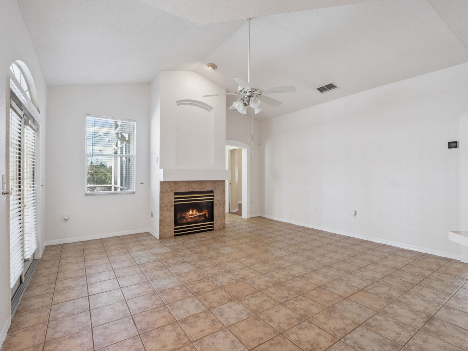 26-web-or-mls-808_High_Pointe_Cir__Minneola__FL_34715-18523_P1617699