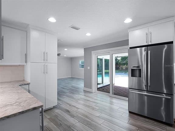 326d997a7378f373bb55f99a0cf9e381-cc_ft_576