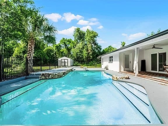 4353716ee0427ee311d5ddc49e349470-cc_ft_576