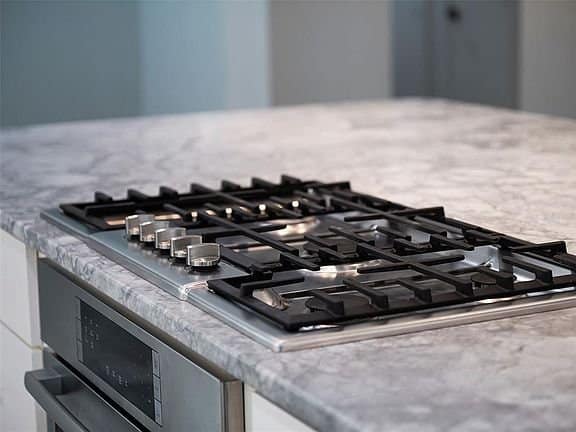 ac5fc292023f43af3620c6ba2e7c75ff-cc_ft_576