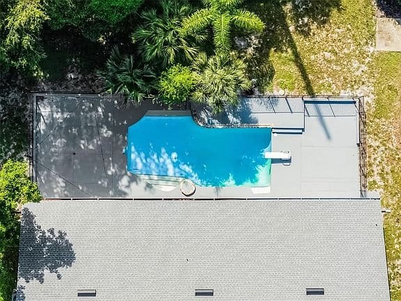 ae343d4bad7a931eefe0a87380d8d820-cc_ft_576