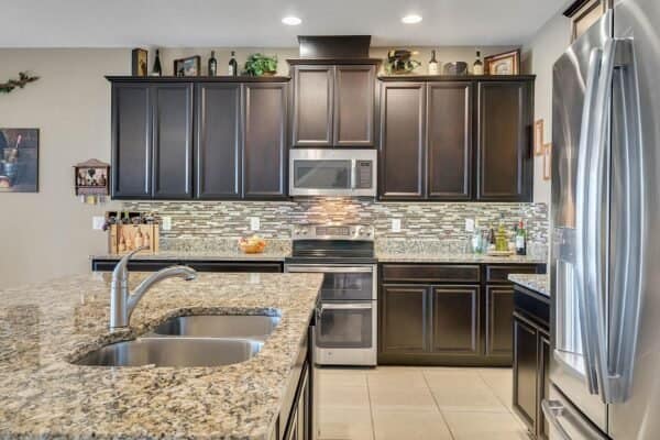 15890-Citrus-Grove-Loop-Winter-Garden-FL-34787-11-Kitchen-600x400