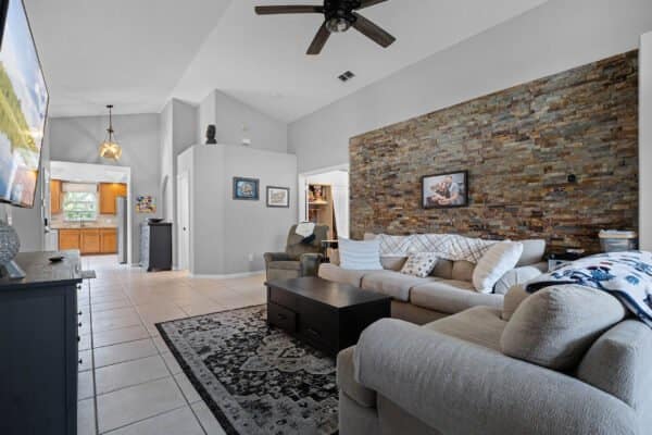 9555-pecky-cypress-way-orlando-fl-32836-15-scaled-600x400 9555-pecky-cypress-way-orlando-fl-32836-15-scaled-600x400