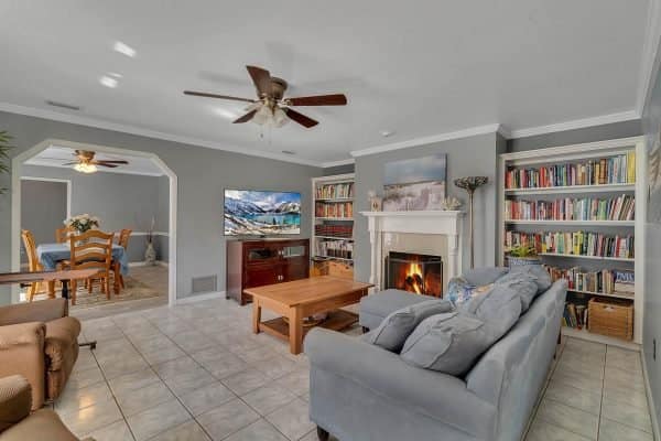 1421-Crescent-Lake-Dr-Windermere-FL-34786-04-Living-Room-600x400-2 1421-Crescent-Lake-Dr-Windermere-FL-34786-04-Living-Room-600x400-2