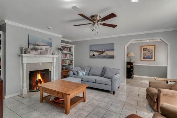 1421-Crescent-Lake-Dr-Windermere-FL-34786-05-Living-Room-600x400-2 1421-Crescent-Lake-Dr-Windermere-FL-34786-05-Living-Room-600x400-2