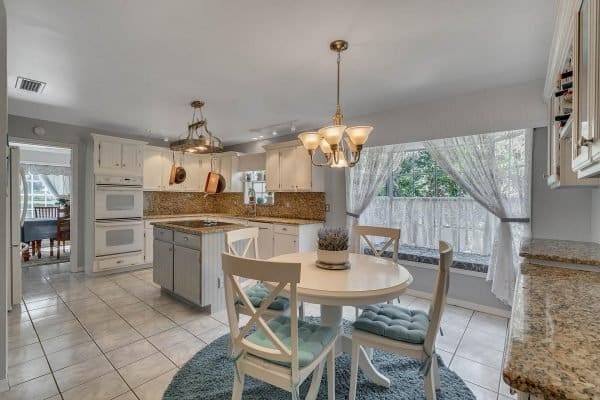 1421-Crescent-Lake-Dr-Windermere-FL-34786-12-Nook-600x400-2 1421-Crescent-Lake-Dr-Windermere-FL-34786-12-Nook-600x400-2