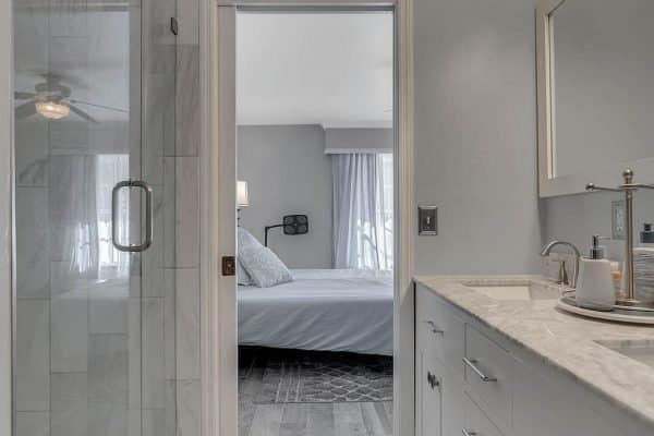 1421-Crescent-Lake-Dr-Windermere-FL-34786-22-Master-Bathroom-600x400-2 1421-Crescent-Lake-Dr-Windermere-FL-34786-22-Master-Bathroom-600x400-2