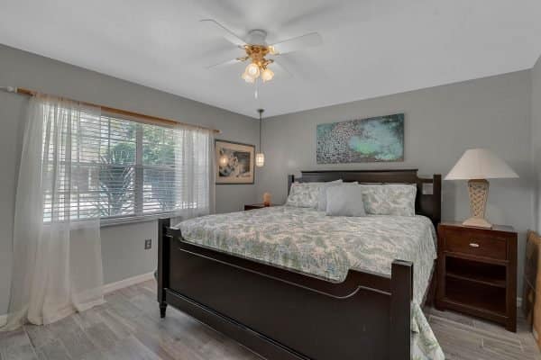 1421-Crescent-Lake-Dr-Windermere-FL-34786-24-Bedroom-600x400-2 1421-Crescent-Lake-Dr-Windermere-FL-34786-24-Bedroom-600x400-2