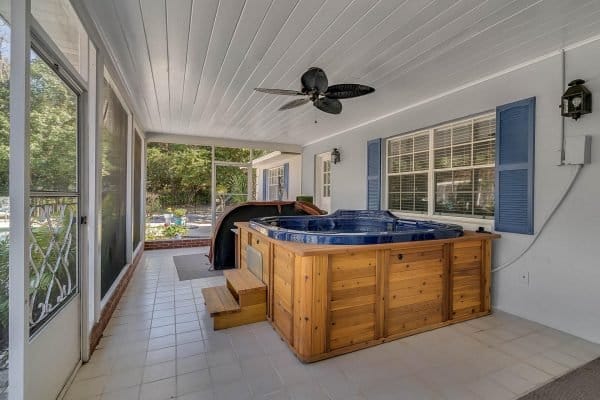 1421-Crescent-Lake-Dr-Windermere-FL-34786-29-Lanai-600x400-2 1421-Crescent-Lake-Dr-Windermere-FL-34786-29-Lanai-600x400-2