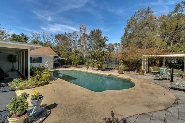 1421-Crescent-Lake-Dr-Windermere-FL-34786-32-Pool-600x400-2 1421-Crescent-Lake-Dr-Windermere-FL-34786-32-Pool-600x400-2