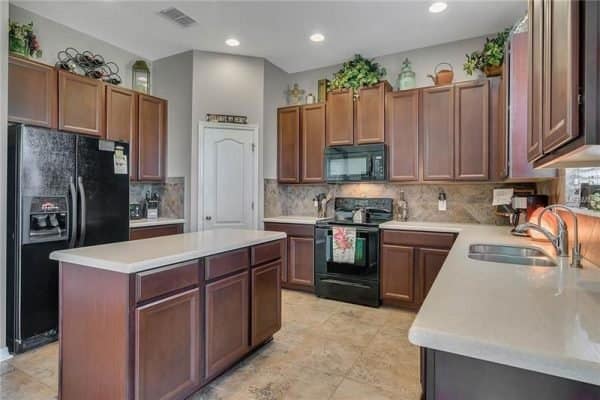 774-Ayden-Oak-Lane-12-600x400-1