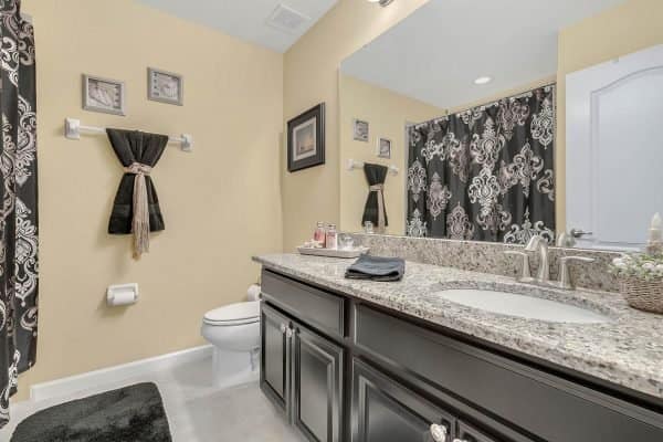 15390-Sandfield-Loop-Winter-Garden-FL-34787-21-Bathroom-600x400-1 15390-Sandfield-Loop-Winter-Garden-FL-34787-21-Bathroom-600x400-1