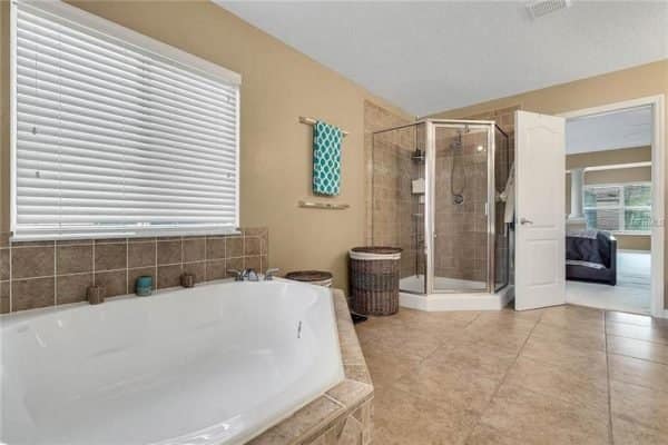 775-Reflections-Ln-Winter-Garden-FL-16-600x400-1