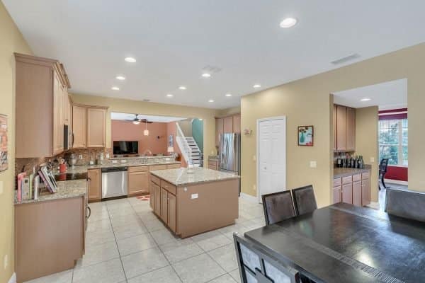 15216-Hayworth-Dr-Winter-Garden-FL-34787-17-Kitchen-600x400-1 15216-Hayworth-Dr-Winter-Garden-FL-34787-17-Kitchen-600x400-1
