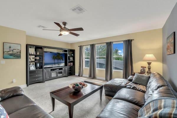 15216-Hayworth-Dr-Winter-Garden-FL-34787-22-Loft-600x400-1 15216-Hayworth-Dr-Winter-Garden-FL-34787-22-Loft-600x400-1