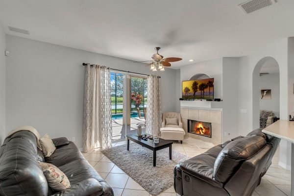 1345-Portmoor-Way-Winter-Garden-FL-34787-19-Family-Room-600x400-1 1345-Portmoor-Way-Winter-Garden-FL-34787-19-Family-Room-600x400-1