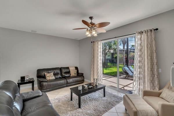 1345-Portmoor-Way-Winter-Garden-FL-34787-21-Family-Room-600x400-1 1345-Portmoor-Way-Winter-Garden-FL-34787-21-Family-Room-600x400-1