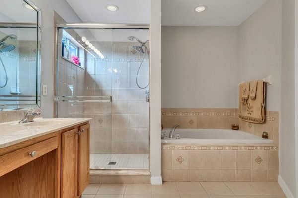 1345-Portmoor-Way-Winter-Garden-FL-34787-27-Master-Bathroom-600x400-1 1345-Portmoor-Way-Winter-Garden-FL-34787-27-Master-Bathroom-600x400-1