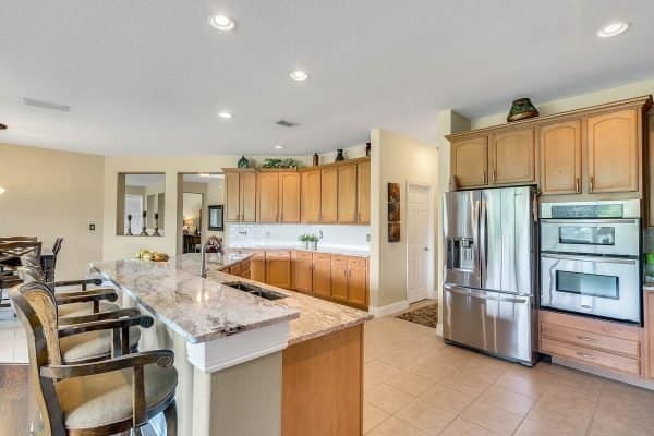 14826-Tullamore-Loop-Winter-Garden-FL-34787-15-Kitchen-600x400-2