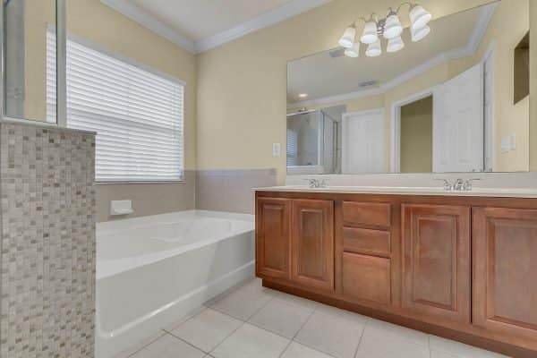 2165-Ridgewood-St-Orlando-FL-32803-05-600x400-1