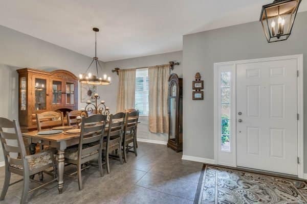 2989-Park-Meadow-Dr-Apopka-FL-32703-03-Foyer-Dining-Room-600x400-1