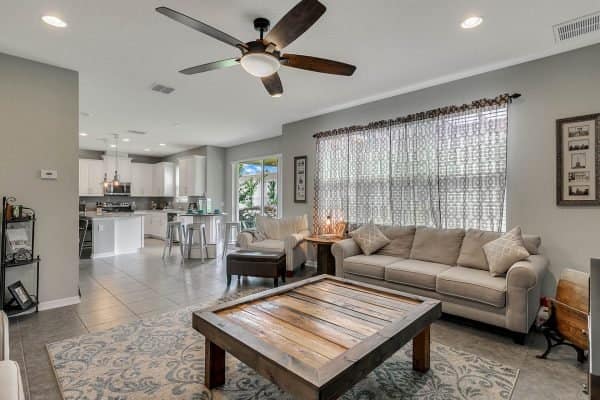 2989-Park-Meadow-Dr-Apopka-FL-32703-06-Family-Room-600x400-1