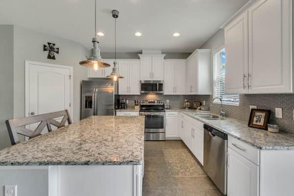 2989-Park-Meadow-Dr-Apopka-FL-32703-08-Kitchen-600x400-1
