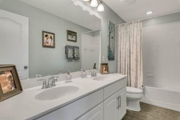 2989-Park-Meadow-Dr-Apopka-FL-32703-17-Bathroom-600x400-1