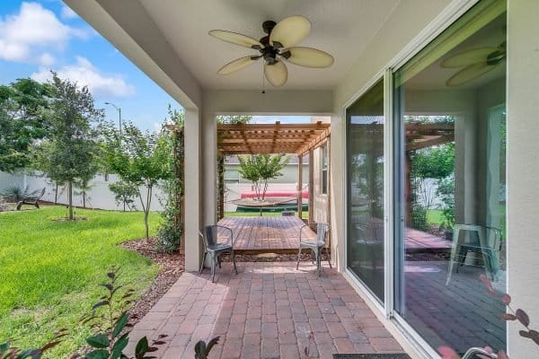 2989-Park-Meadow-Dr-Apopka-FL-32703-19-Lanai-600x400-1