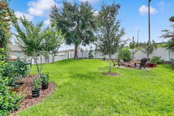 2989-Park-Meadow-Dr-Apopka-FL-32703-22-Backyard-600x400-1